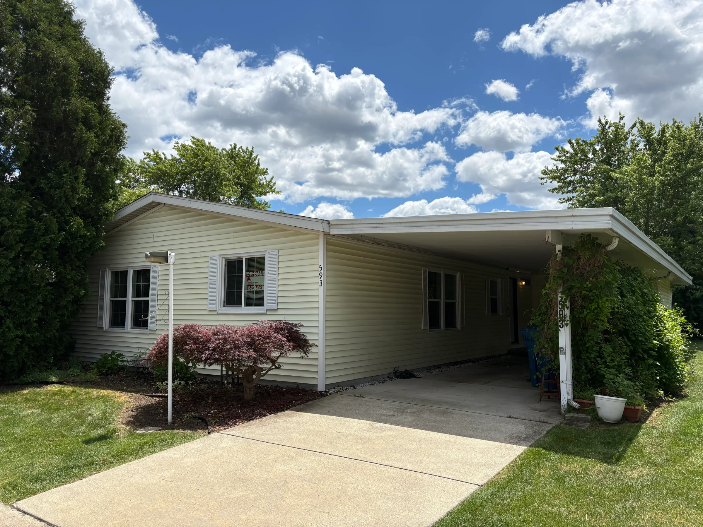 593 Mallard Street manufactured home in Avon on the Lake Senior Community, Rochester Hills, MI