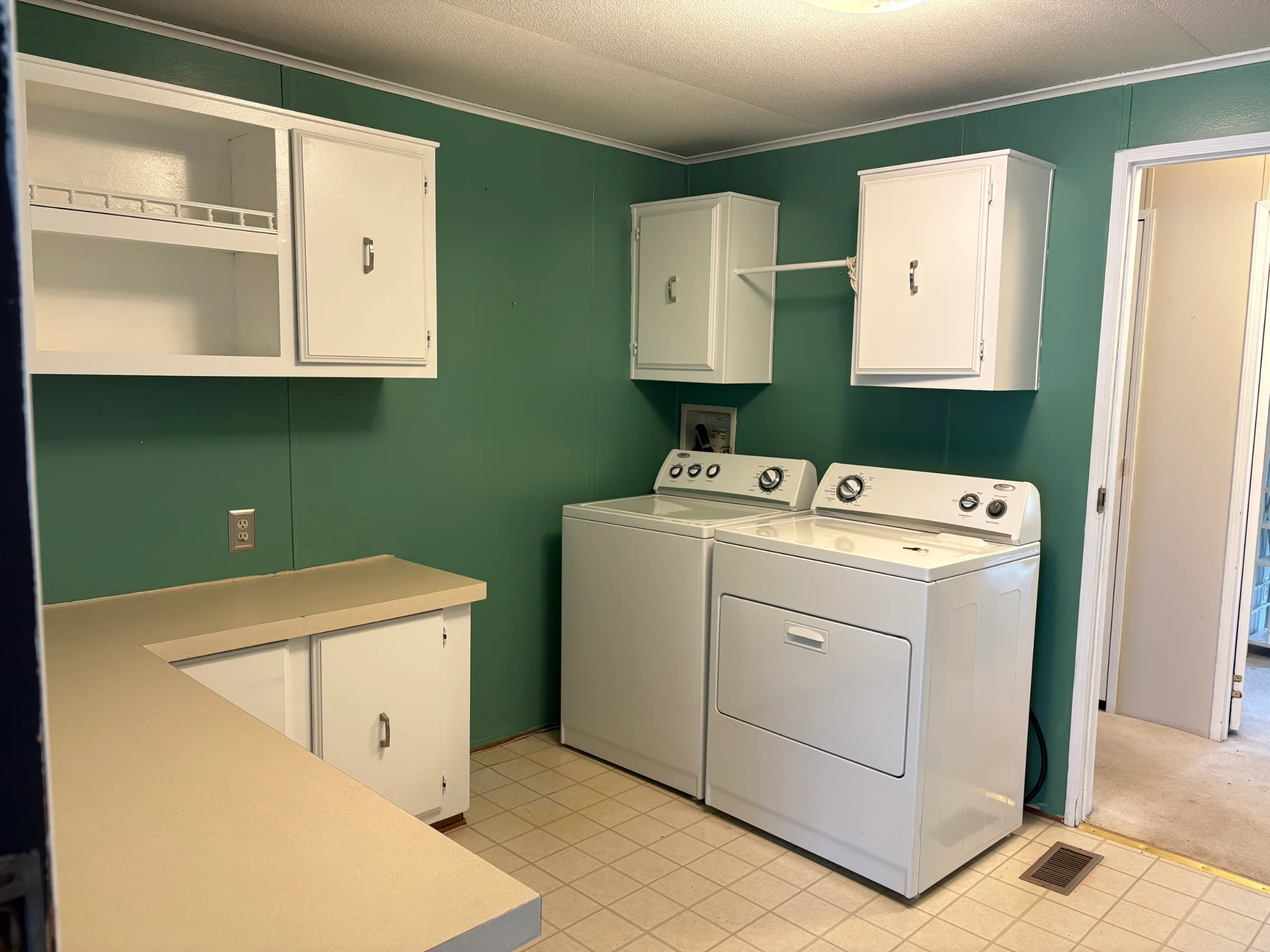 593 Mallard Street manufactured home in Avon on the Lake Senior Community, Rochester Hills, MI — photo 13
