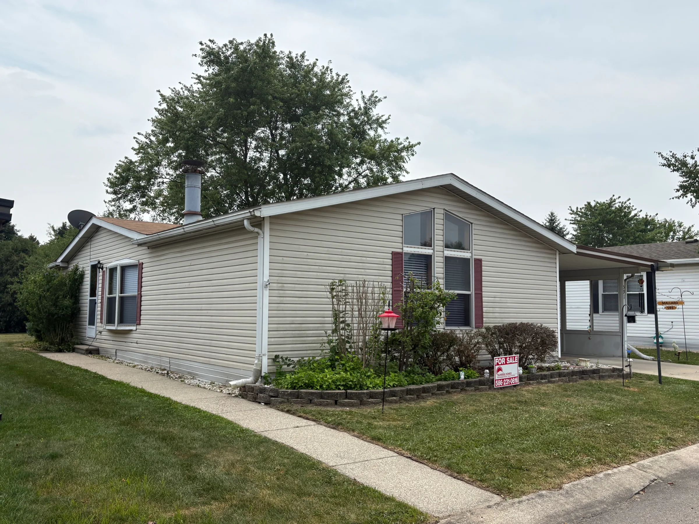 591 Mallard Street manufactured home in Avon on the Lake Senior Community, Rochester Hills, MI