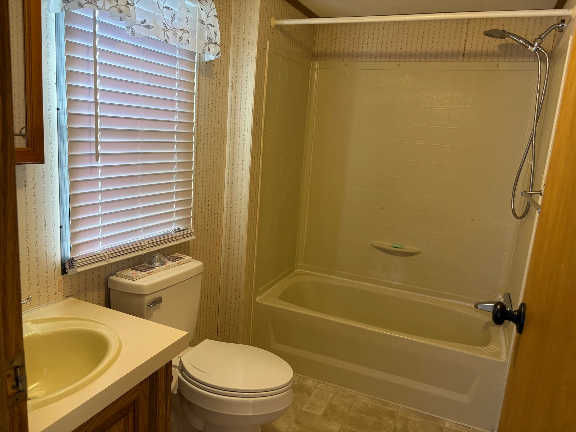 591 Mallard Street manufactured home in Avon on the Lake Senior Community, Rochester Hills, MI — photo 21