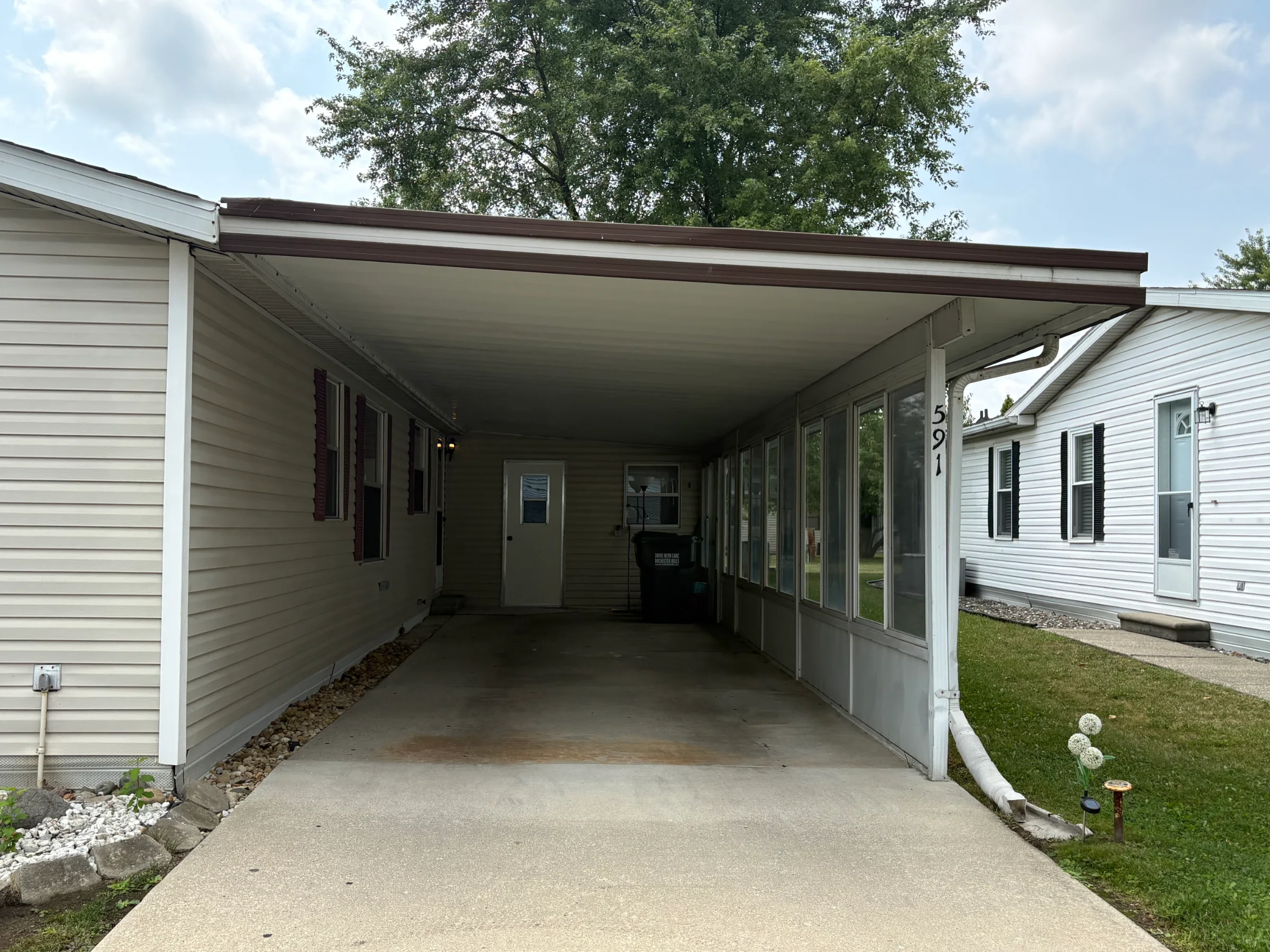 591 Mallard Street manufactured home in Avon on the Lake Senior Community, Rochester Hills, MI — photo 5