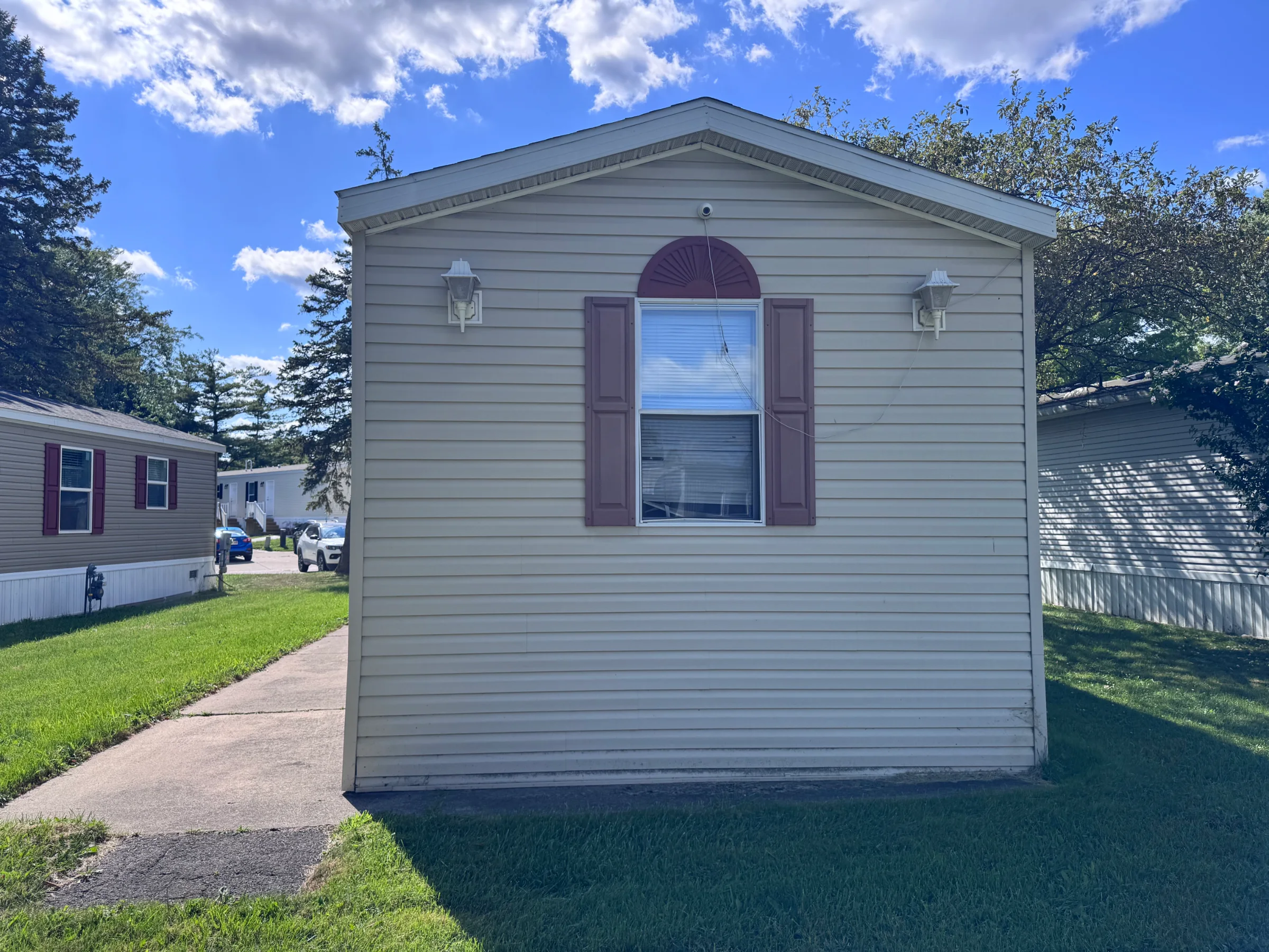 49633 Au Lac Dr E manufactured home in Fairchild Lake, Chesterfield, MI — photo 2