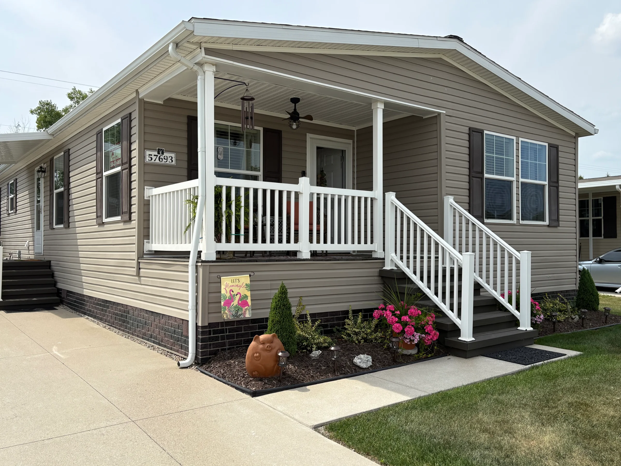 57693 Old Red Lane manufactured home in Millstone Pond, Lenox, MI — photo 3