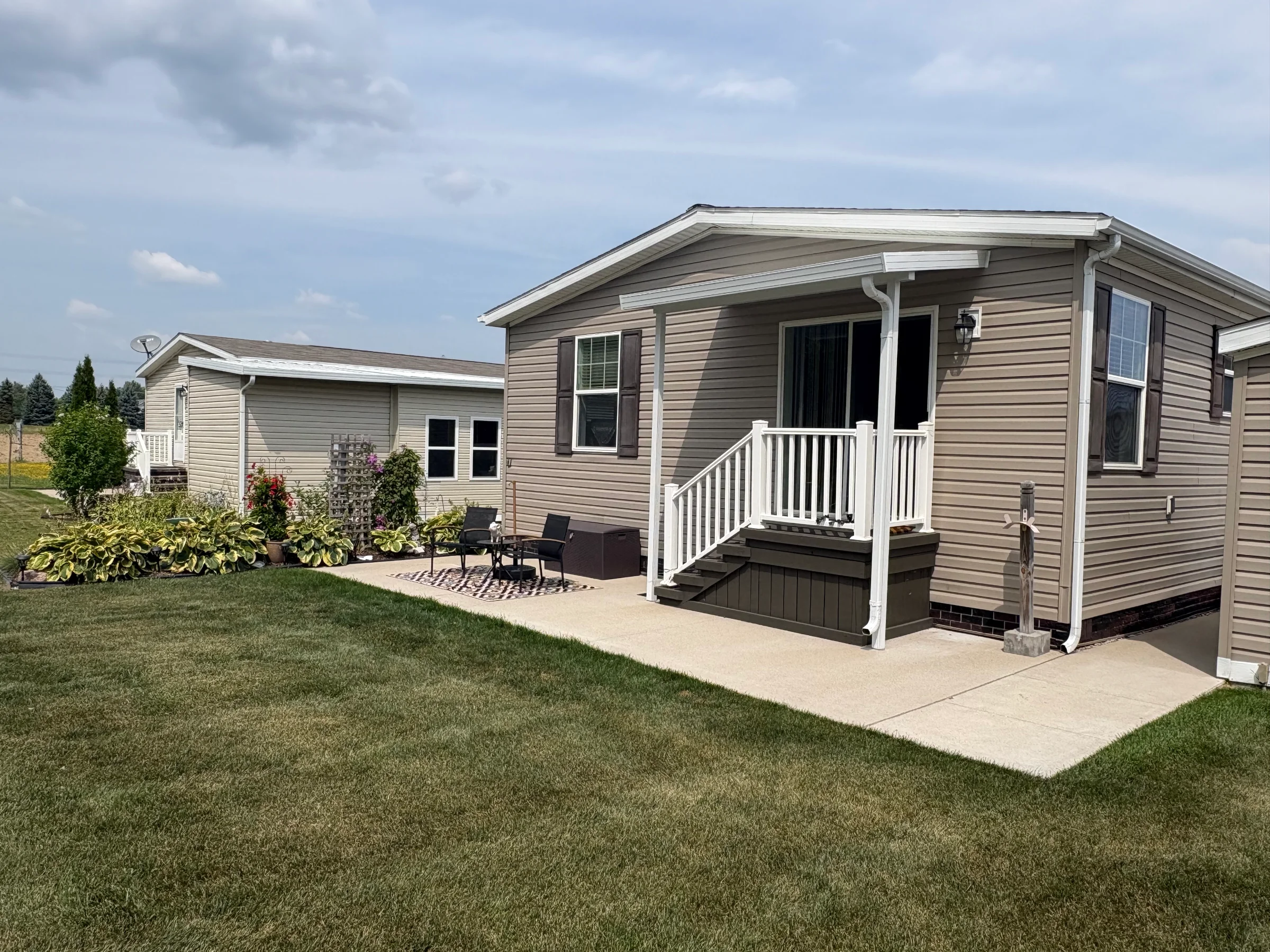 57693 Old Red Lane manufactured home in Millstone Pond, Lenox, MI — photo 5