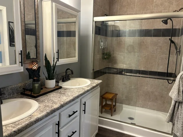 30048 Pin Oak Ct manufactured home in Pine Crest Estates Senior Community, Chesterfield, MI — photo 22