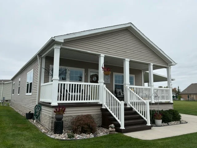 30048 Pin Oak Ct manufactured home in Pine Crest Estates Senior Community, Chesterfield, MI — photo 5