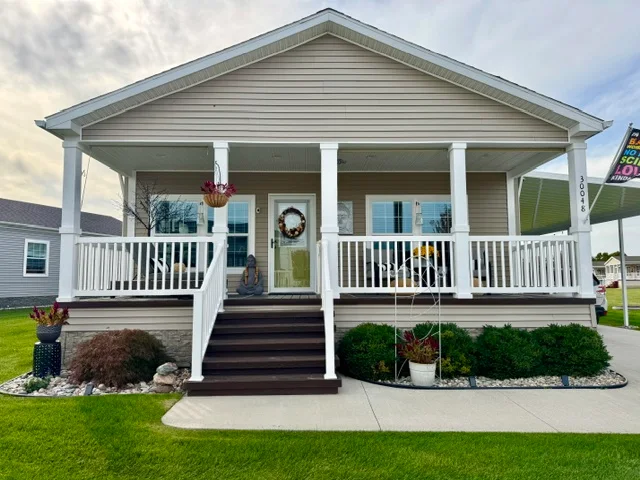 30048 Pin Oak Ct manufactured home for sale in Pine Crest Estates Senior Community, Chesterfield, MI
