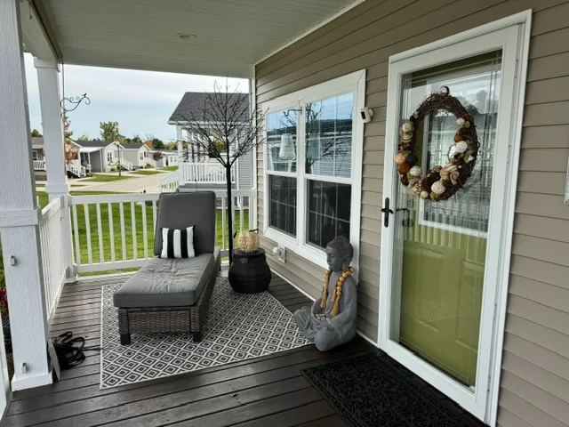 30048 Pin Oak Ct manufactured home in Pine Crest Estates Senior Community, Chesterfield, MI — photo 2