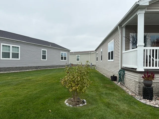30048 Pin Oak Ct manufactured home in Pine Crest Estates Senior Community, Chesterfield, MI — photo 8