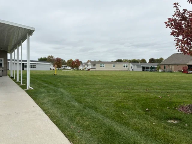 30048 Pin Oak Ct manufactured home in Pine Crest Estates Senior Community, Chesterfield, MI — photo 9