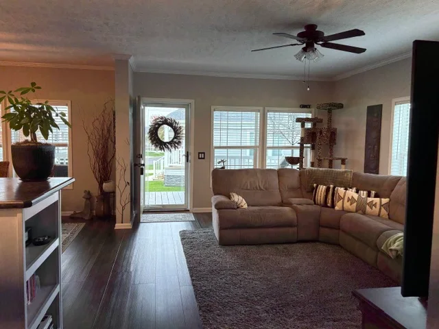 30048 Pin Oak Ct manufactured home in Pine Crest Estates Senior Community, Chesterfield, MI — photo 11