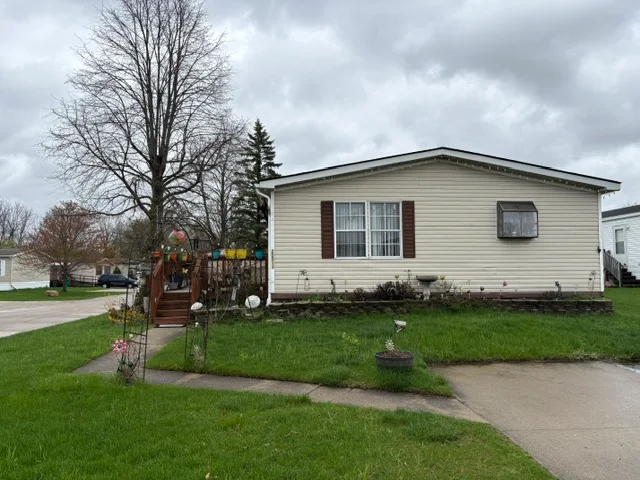 20511 Rosedale Drive manufactured home in Rudgate Clinton, Clinton Township, MI — photo 6