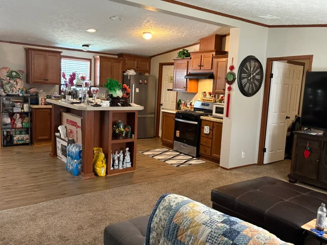 58331 Meadow Creek Blvd manufactured home in Meadow Creek, New Haven, MI — photo 5