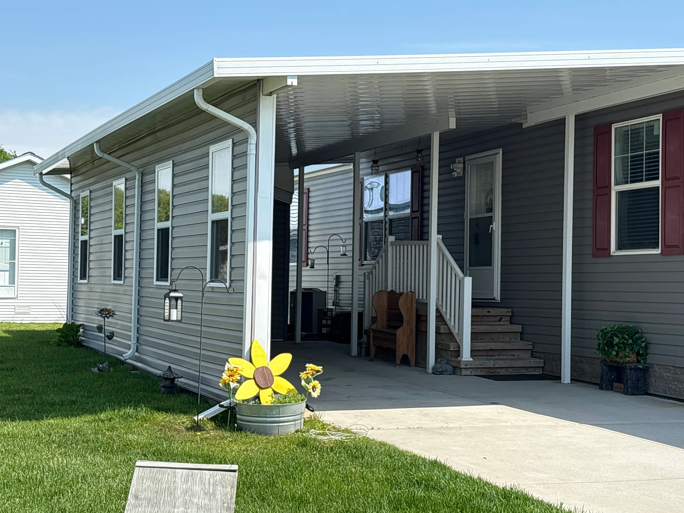 37771 Wolcott Lane manufactured home in Millstone Pond, Lenox, MI — photo 3