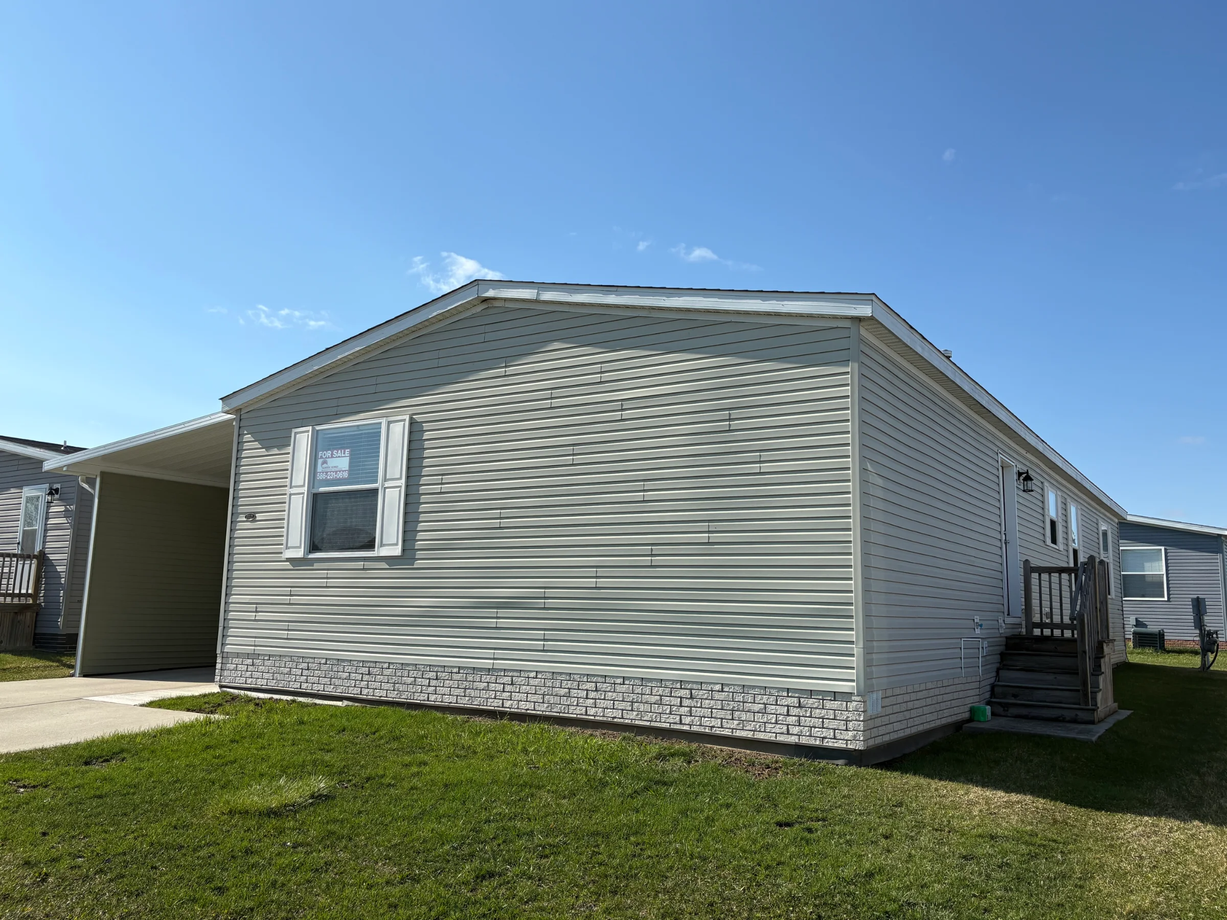 33123 Aspen Court manufactured home in Meadow Creek, New Haven, MI — photo 2