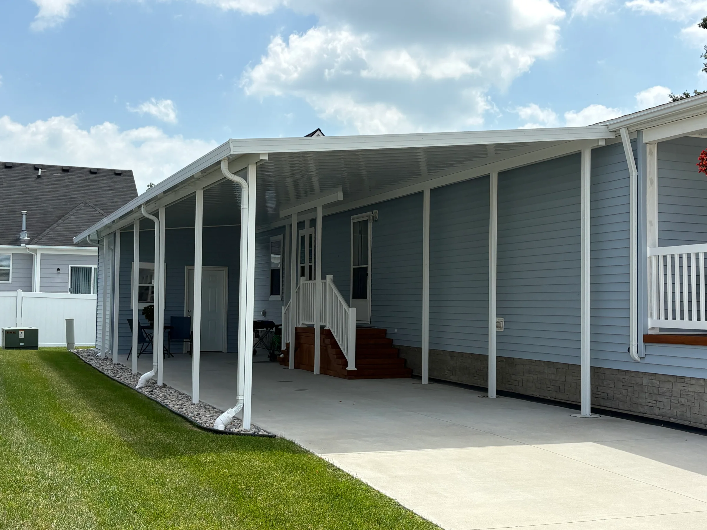 52612 Springfield Court manufactured home in Pine Crest Estates, Chesterfield, MI — photo 3