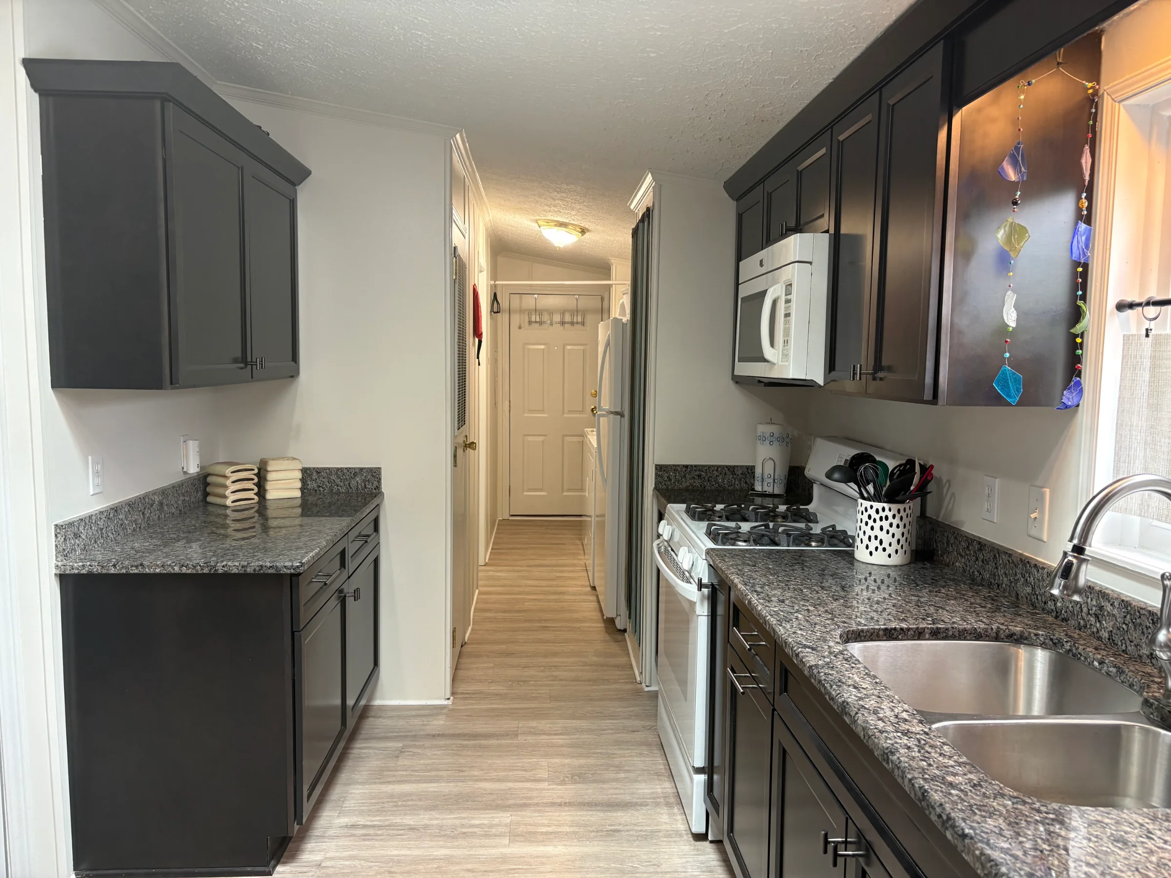49605 Teton Pass manufactured home in Shelby West, Shelby Township, MI — photo 13