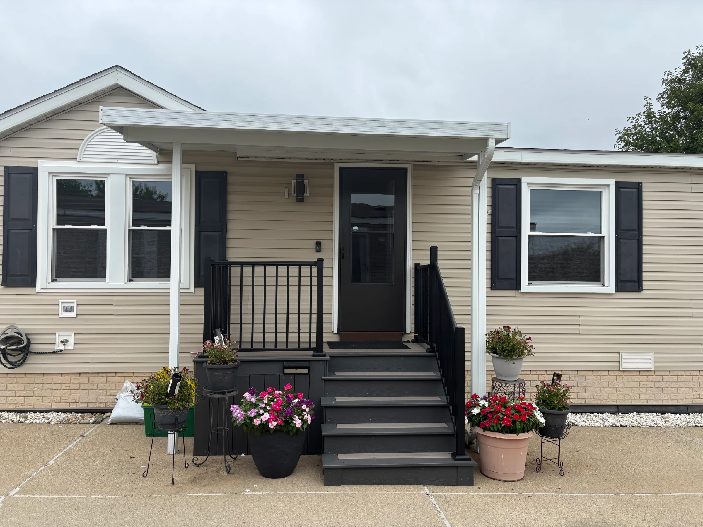 49605 Teton Pass manufactured home in Shelby West, Shelby Township, MI — photo 4