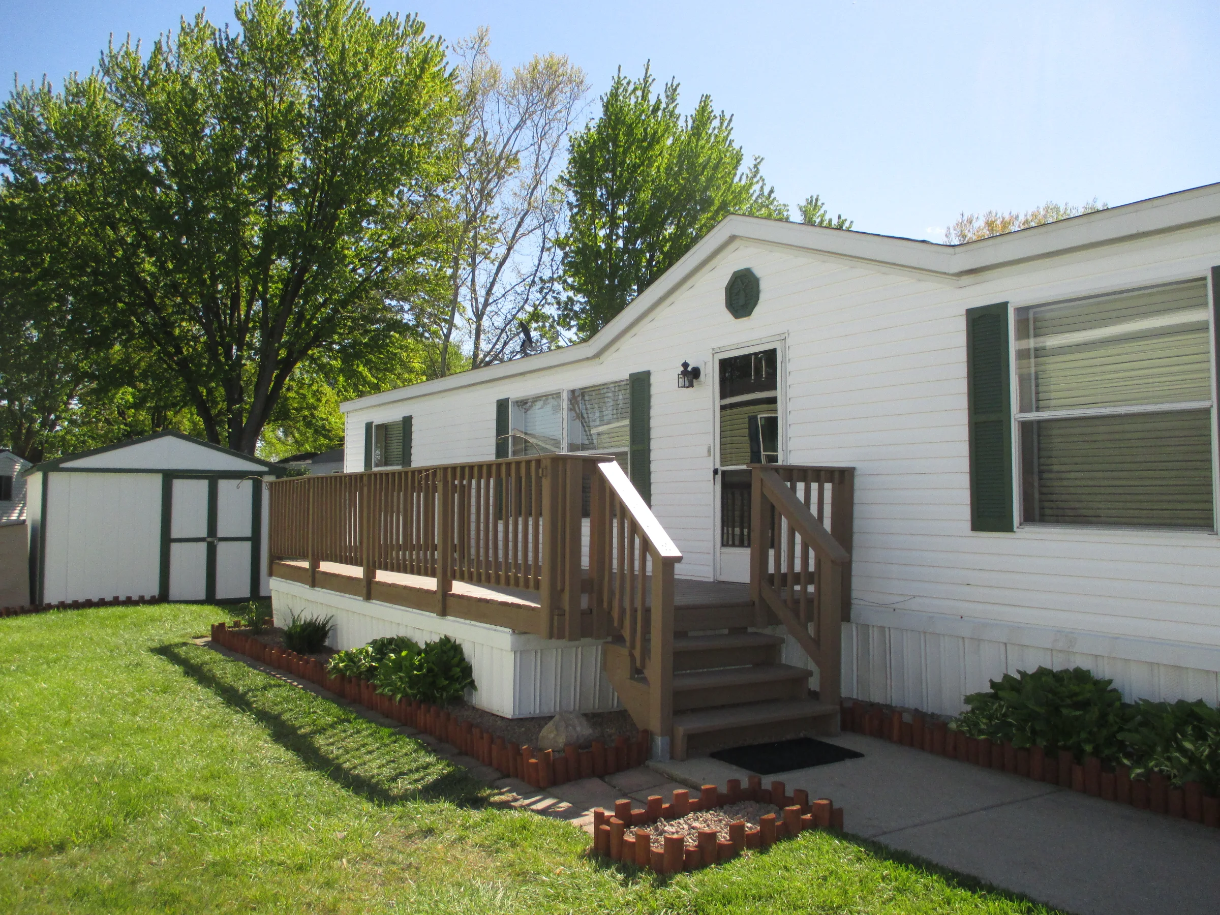 40684 Heath Court manufactured home in Rudgate Manor, Sterling Heights, MI — photo 4