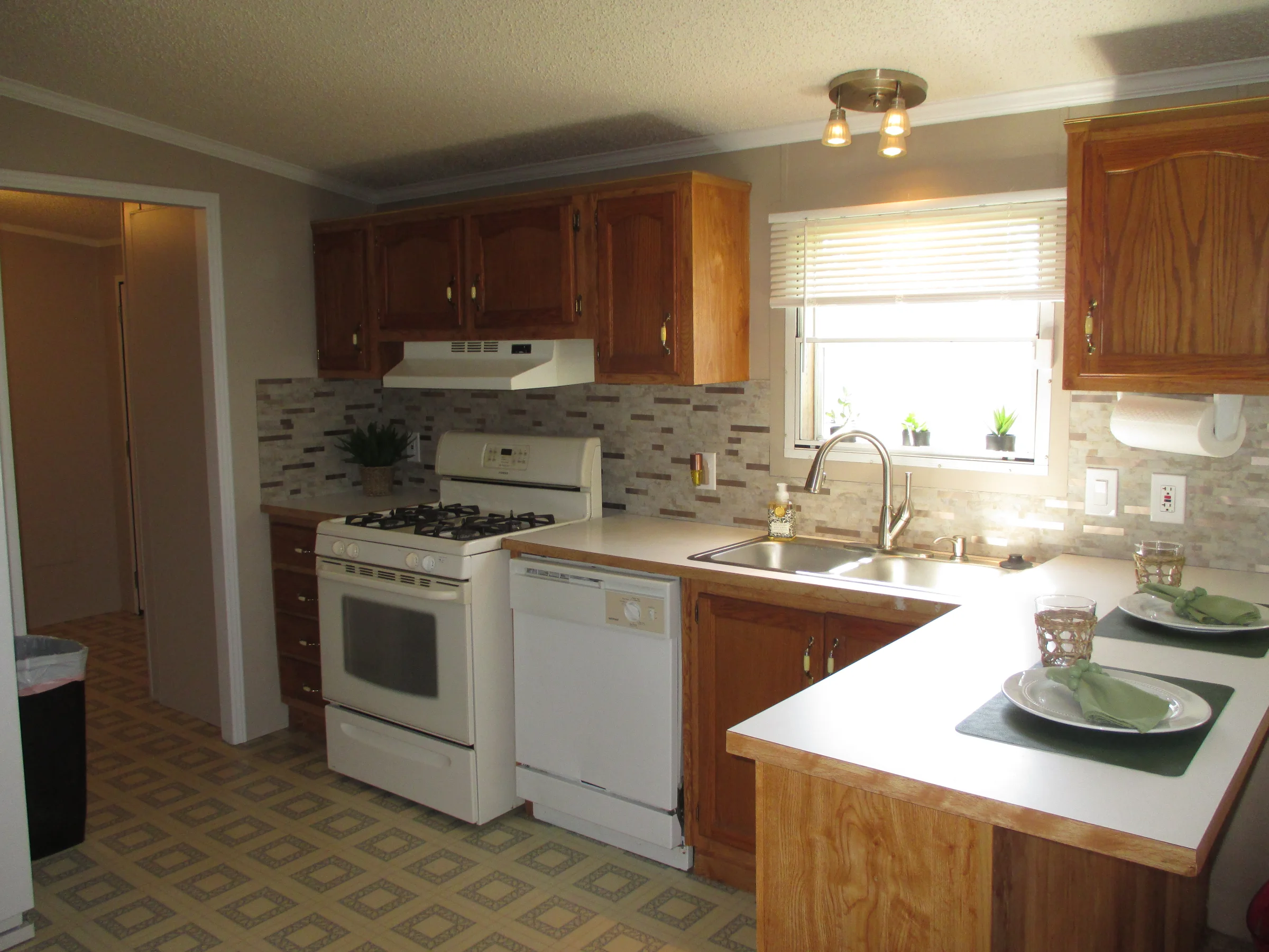 40684 Heath Court manufactured home in Rudgate Manor, Sterling Heights, MI — photo 5