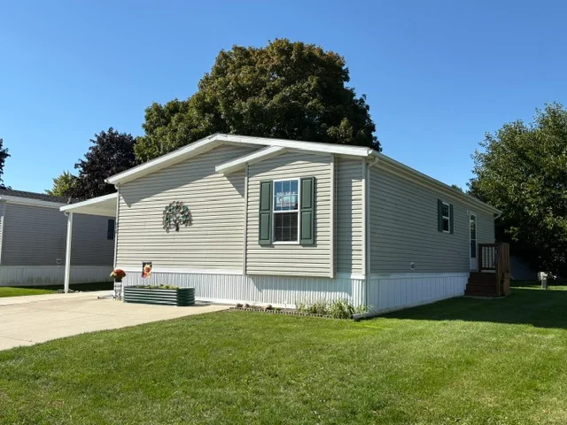 472 Flamingo St manufactured home in Avon on the Lake Senior Community, Rochester Hills, MI