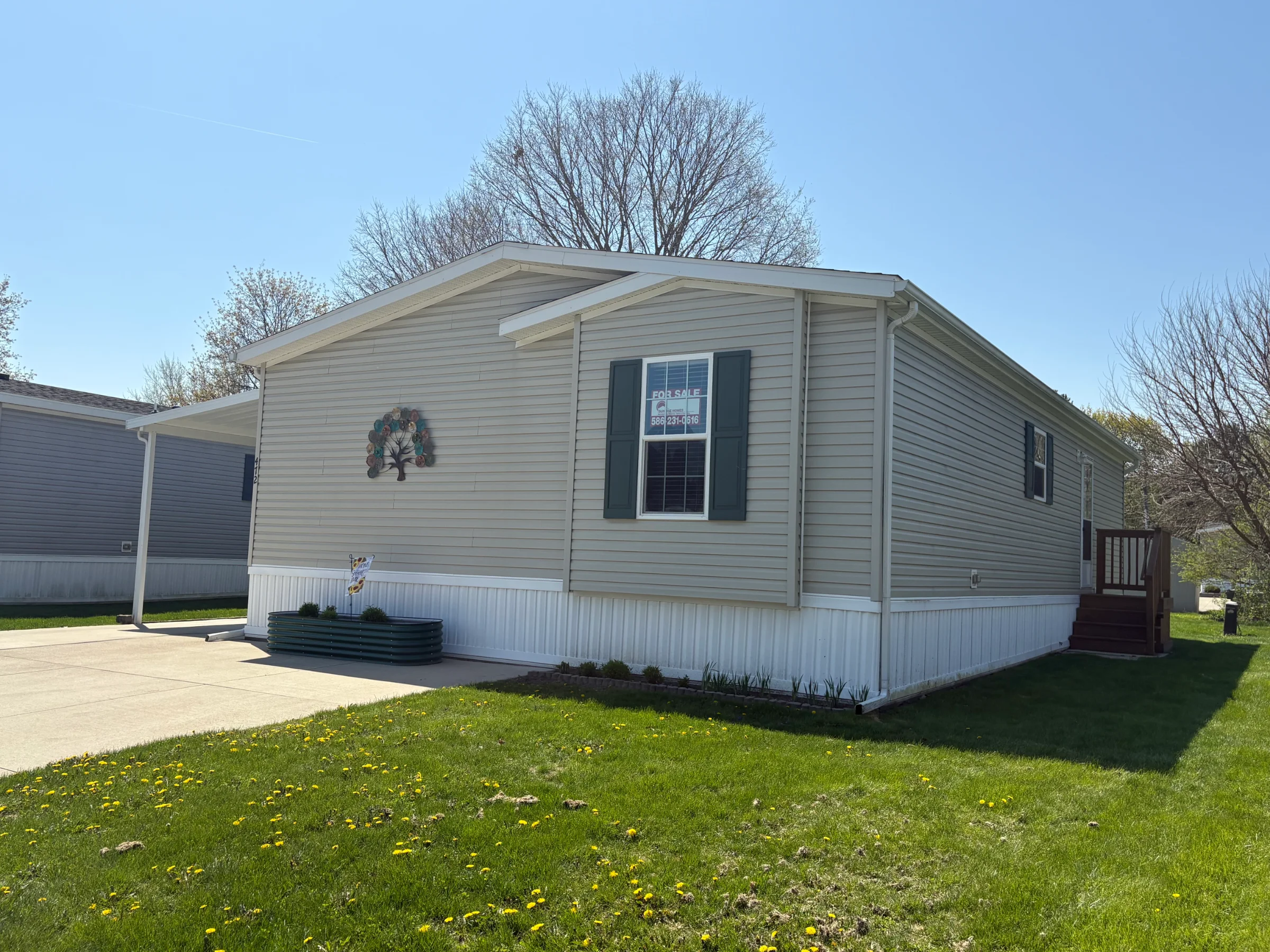 472 Flamingo St manufactured home in Avon on the Lake Senior Community, Rochester Hills, MI — photo 2