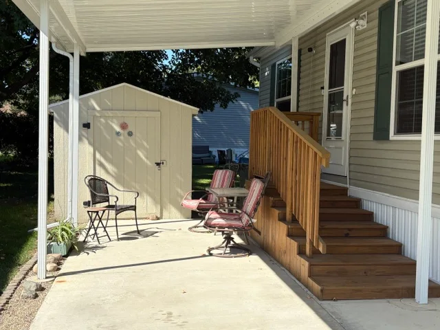 472 Flamingo St manufactured home in Avon on the Lake Senior Community, Rochester Hills, MI — photo 5