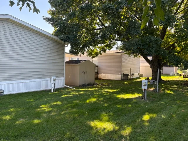 472 Flamingo St manufactured home in Avon on the Lake Senior Community, Rochester Hills, MI — photo 7