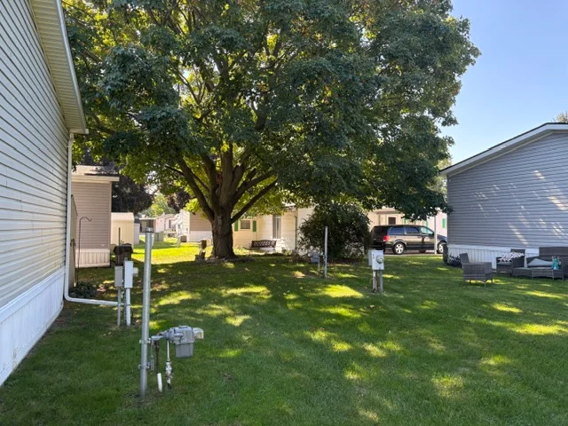 472 Flamingo St manufactured home in Avon on the Lake Senior Community, Rochester Hills, MI — photo 6