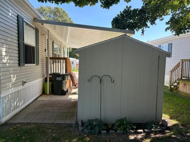 472 Flamingo St manufactured home in Avon on the Lake Senior Community, Rochester Hills, MI — photo 8