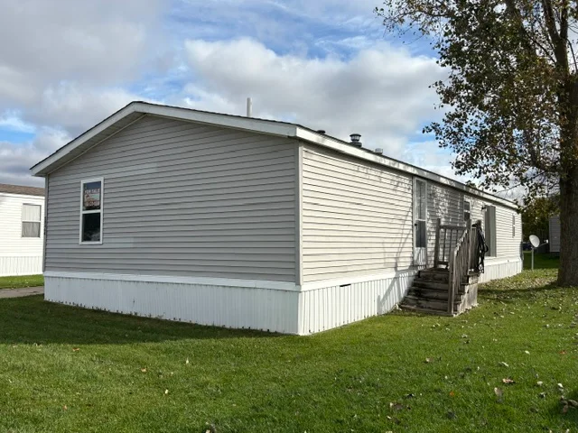 59464 Julie Lane manufactured home in Riverbrook, New Haven, MI — photo 2
