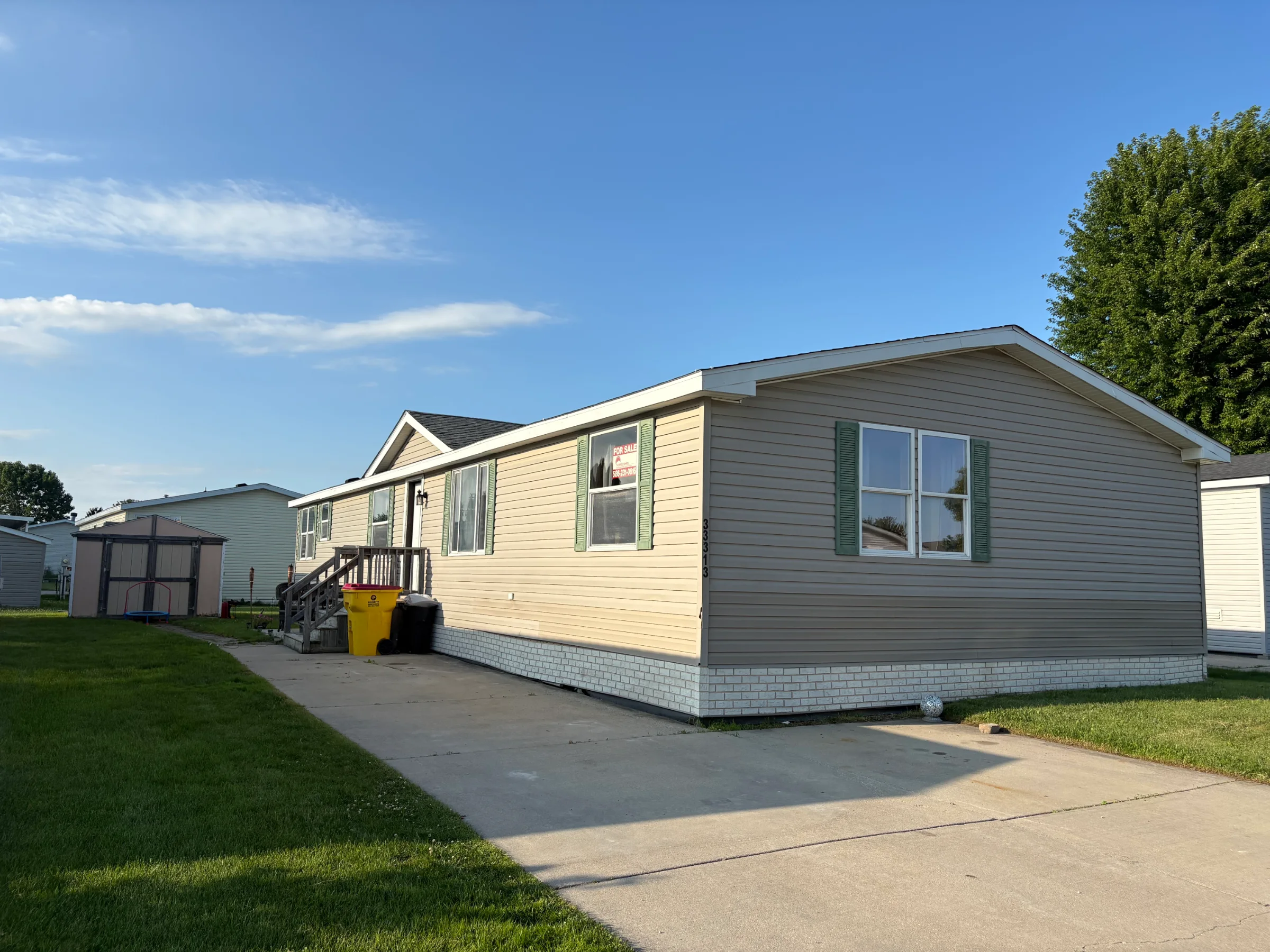 33313 Fern Court manufactured home in Meadow Creek, New Haven, MI