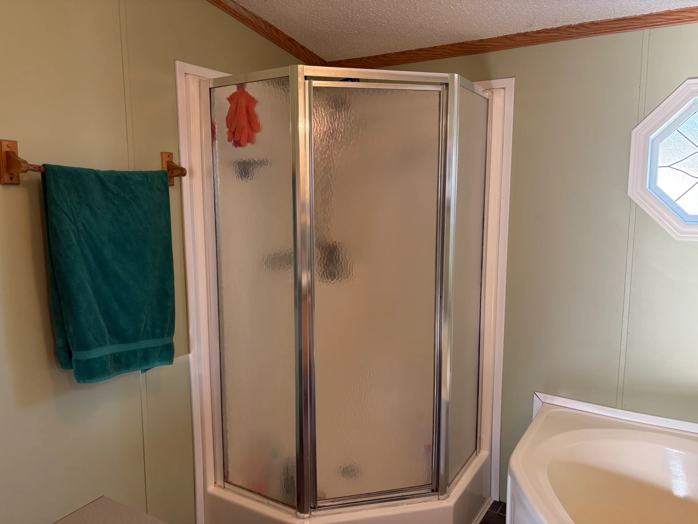 33313 Fern Court manufactured home in Meadow Creek, New Haven, MI — photo 17