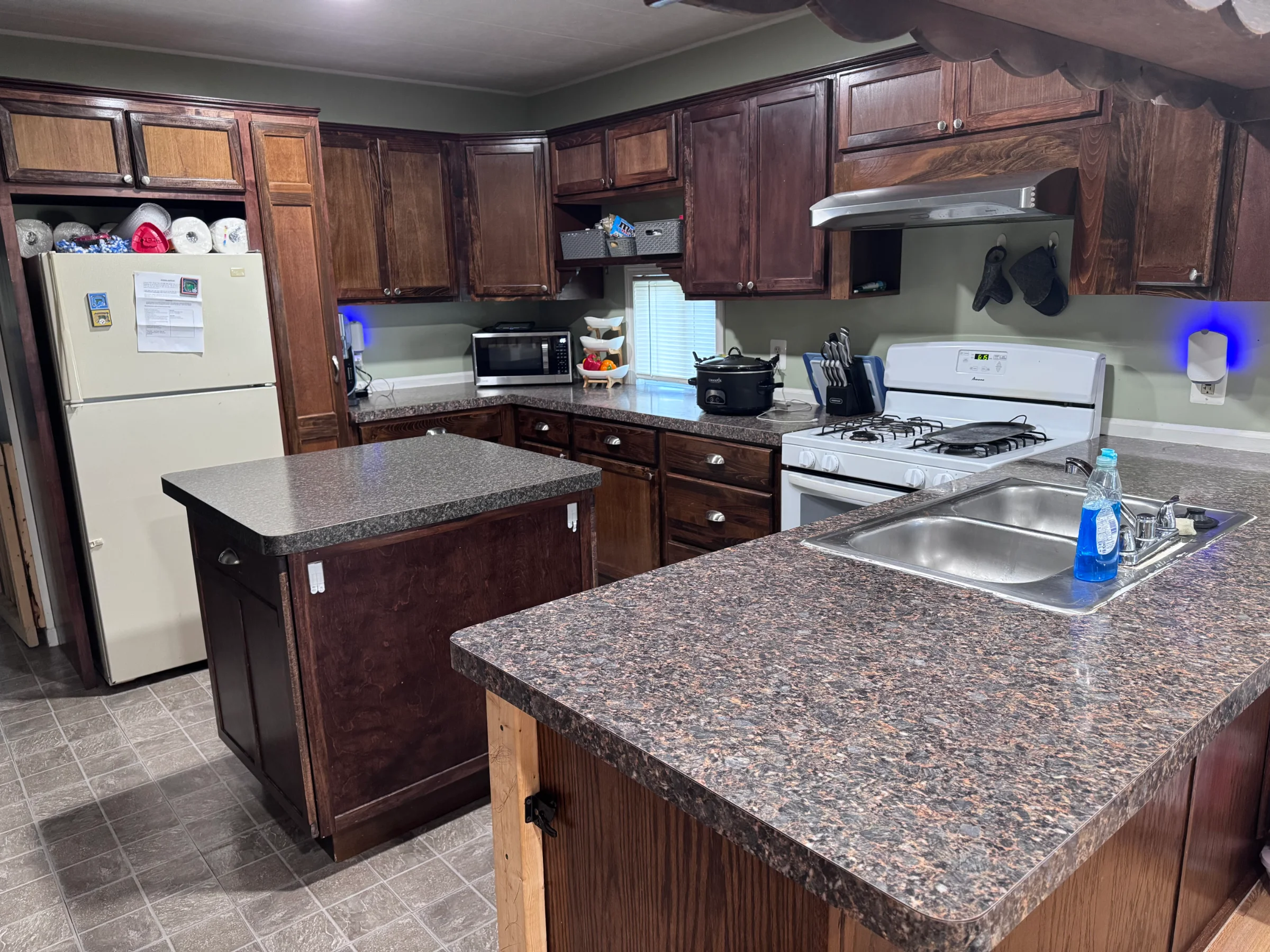 250 Marais Drive manufactured home in Rochester Estates, Rochester Hills, MI — photo 7