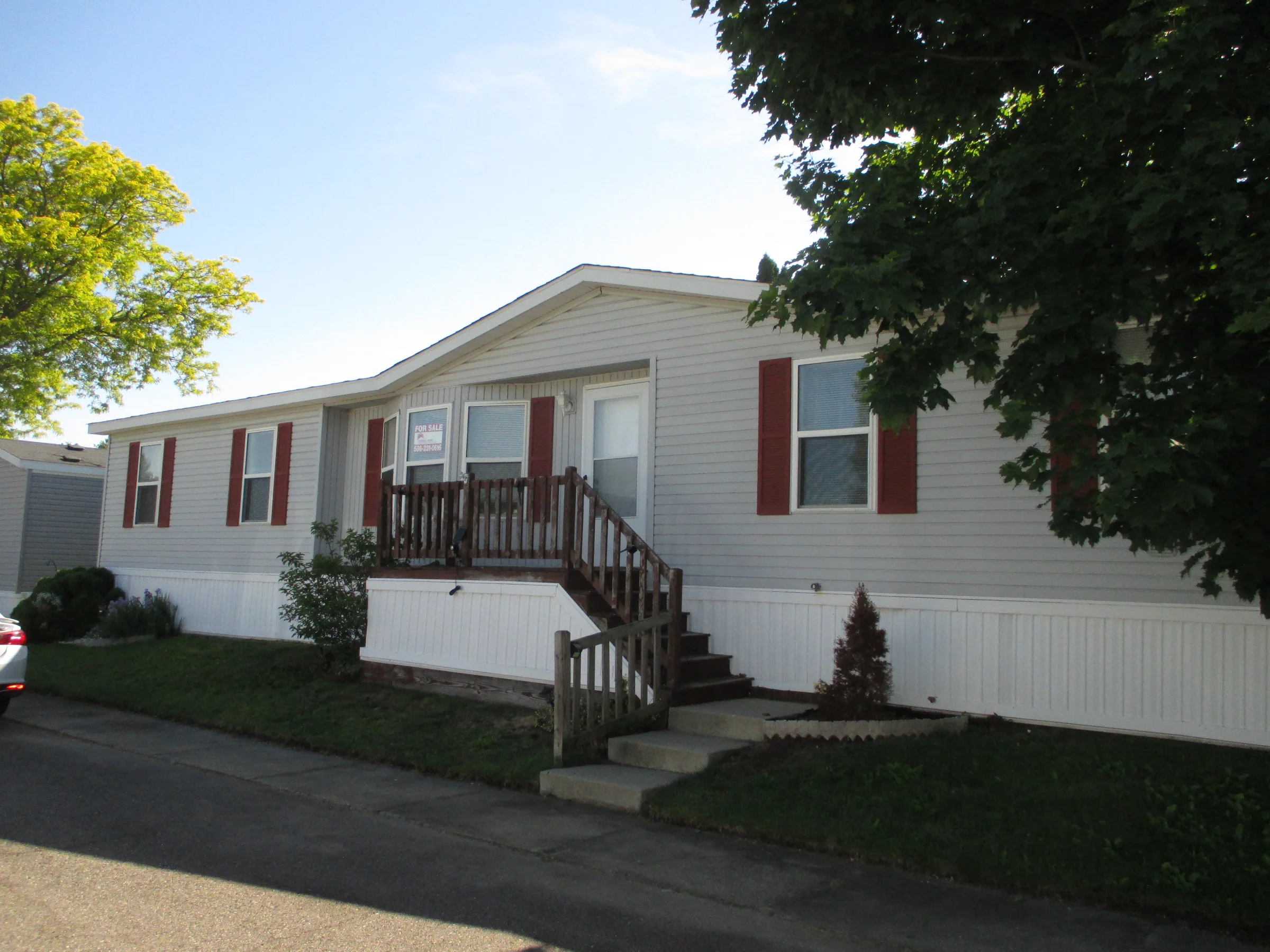 190 Brentwood Circle manufactured home in Cranberry Lake Senior Community, White Lake, MI
