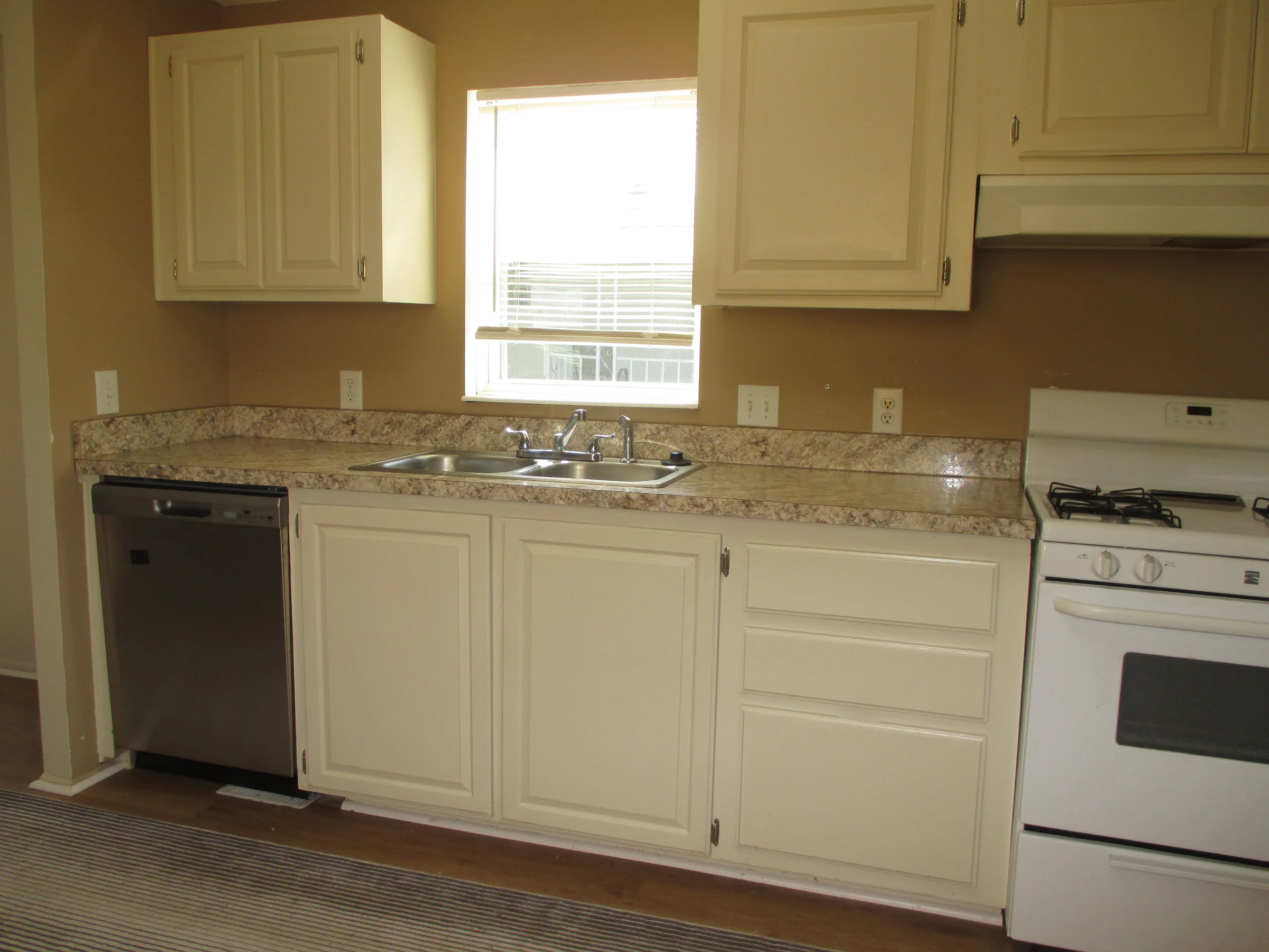 190 Brentwood Circle manufactured home in Cranberry Lake Senior Community, White Lake, MI — photo 13