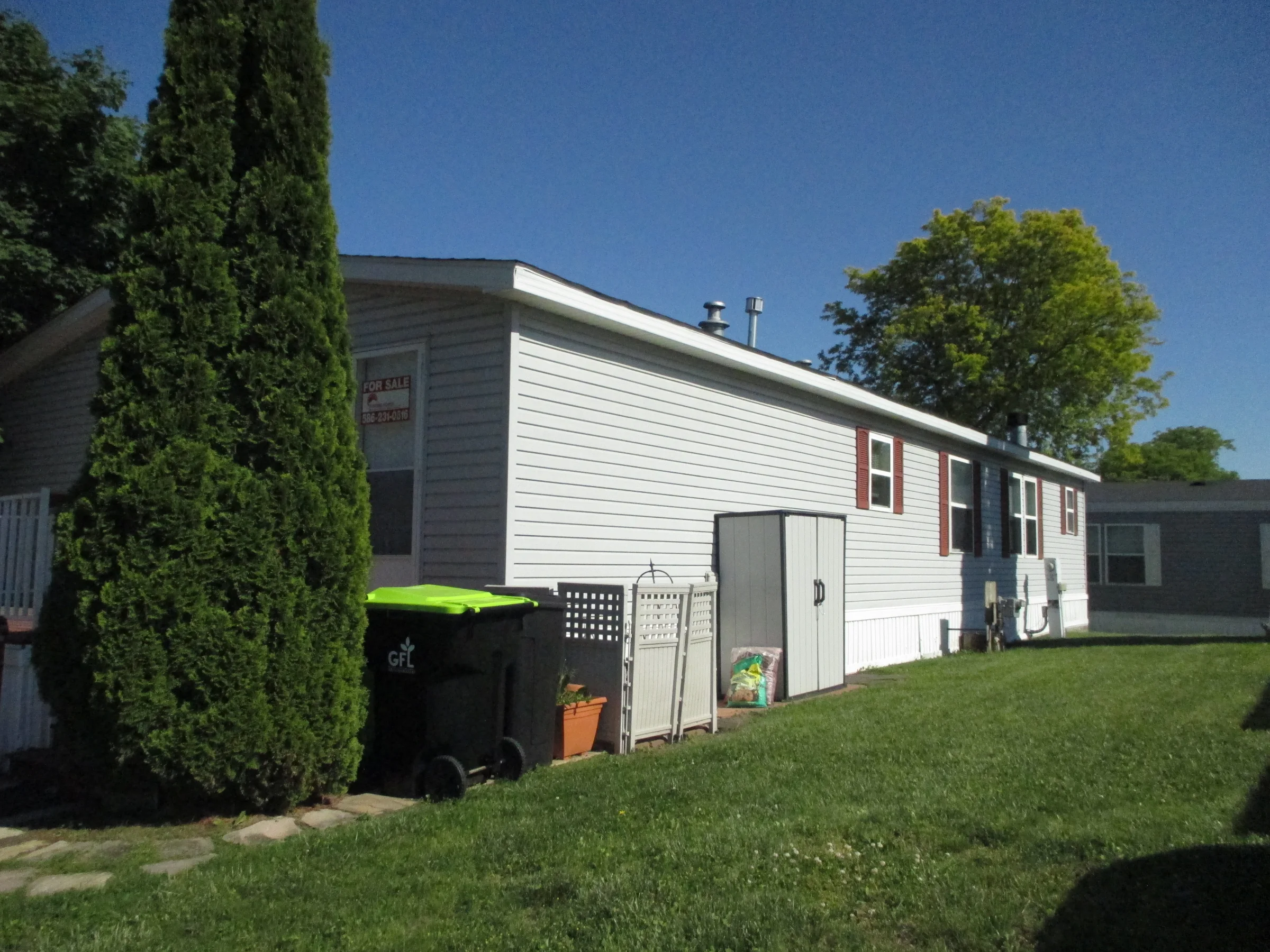 190 Brentwood Circle manufactured home in Cranberry Lake Senior Community, White Lake, MI — photo 3