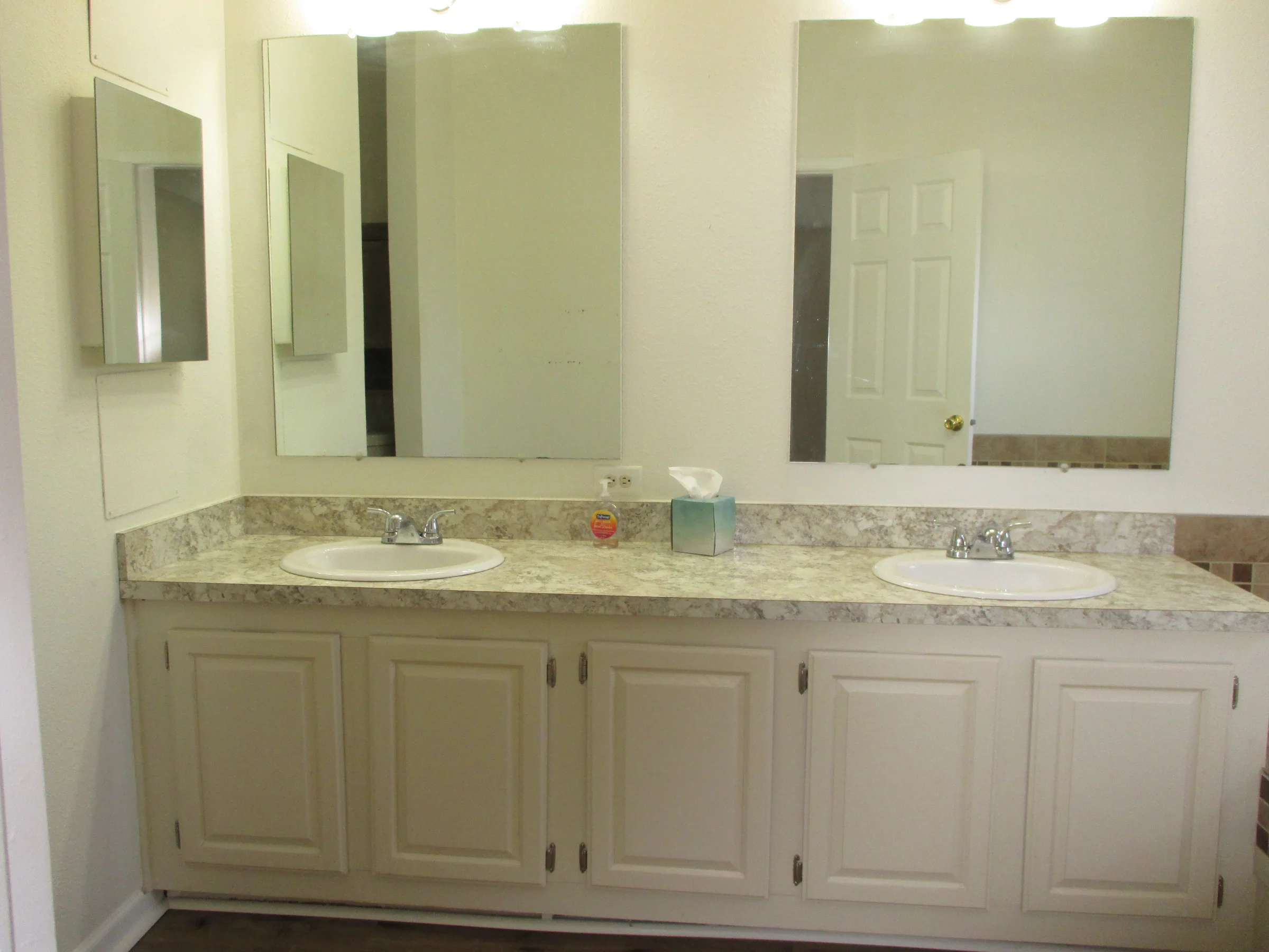 190 Brentwood Circle manufactured home in Cranberry Lake Senior Community, White Lake, MI — photo 20