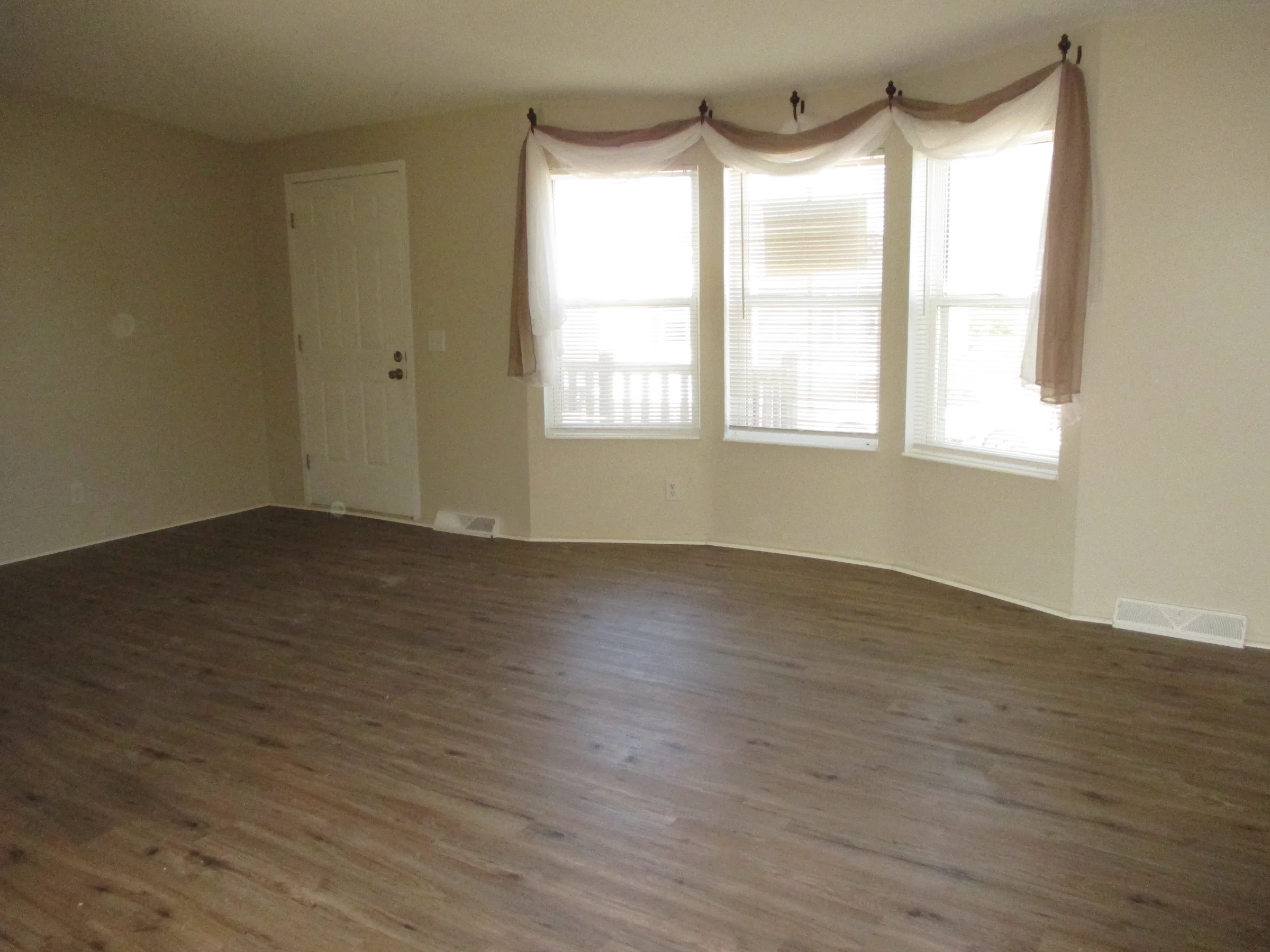 190 Brentwood Circle manufactured home in Cranberry Lake Senior Community, White Lake, MI — photo 7