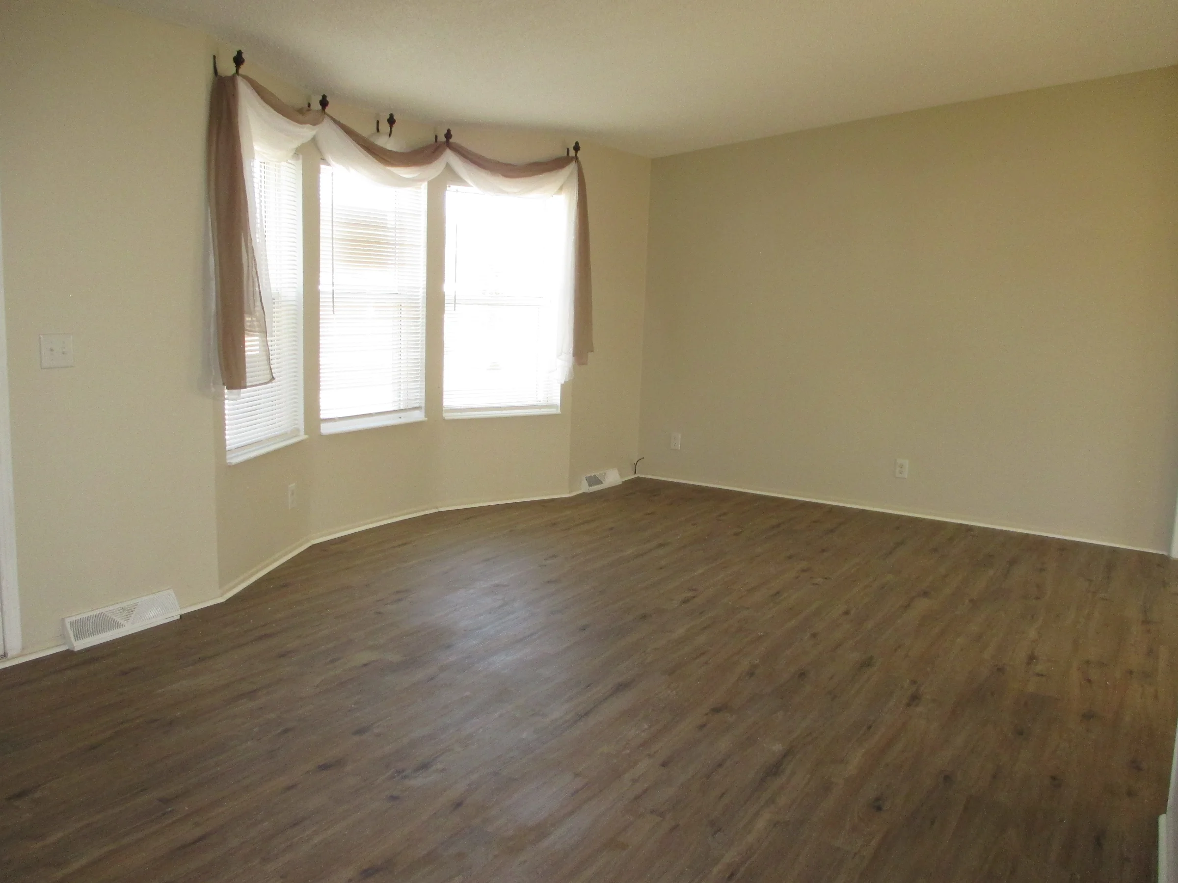 190 Brentwood Circle manufactured home in Cranberry Lake Senior Community, White Lake, MI — photo 8