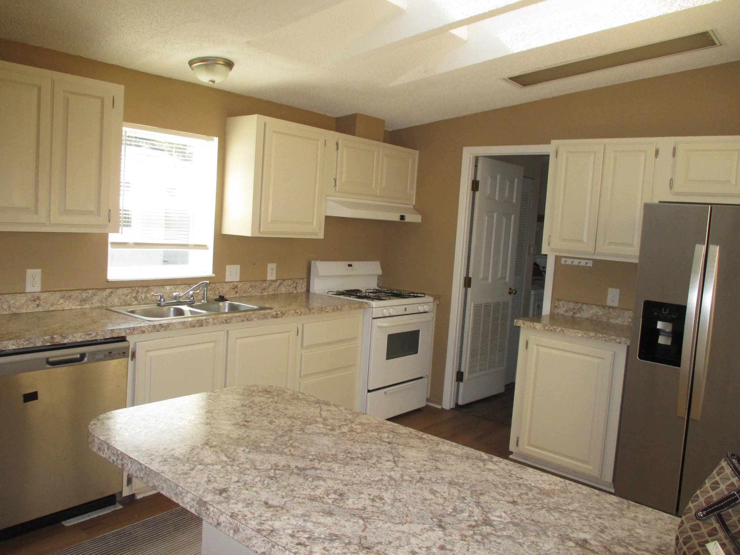 190 Brentwood Circle manufactured home in Cranberry Lake Senior Community, White Lake, MI — photo 10