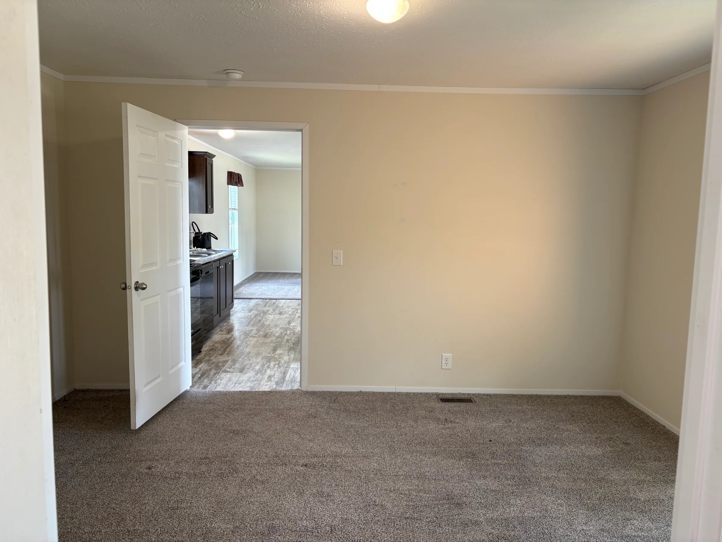 450 Flamingo Street manufactured home in Avon on the Lake Senior Community, Rochester Hills, MI — photo 13