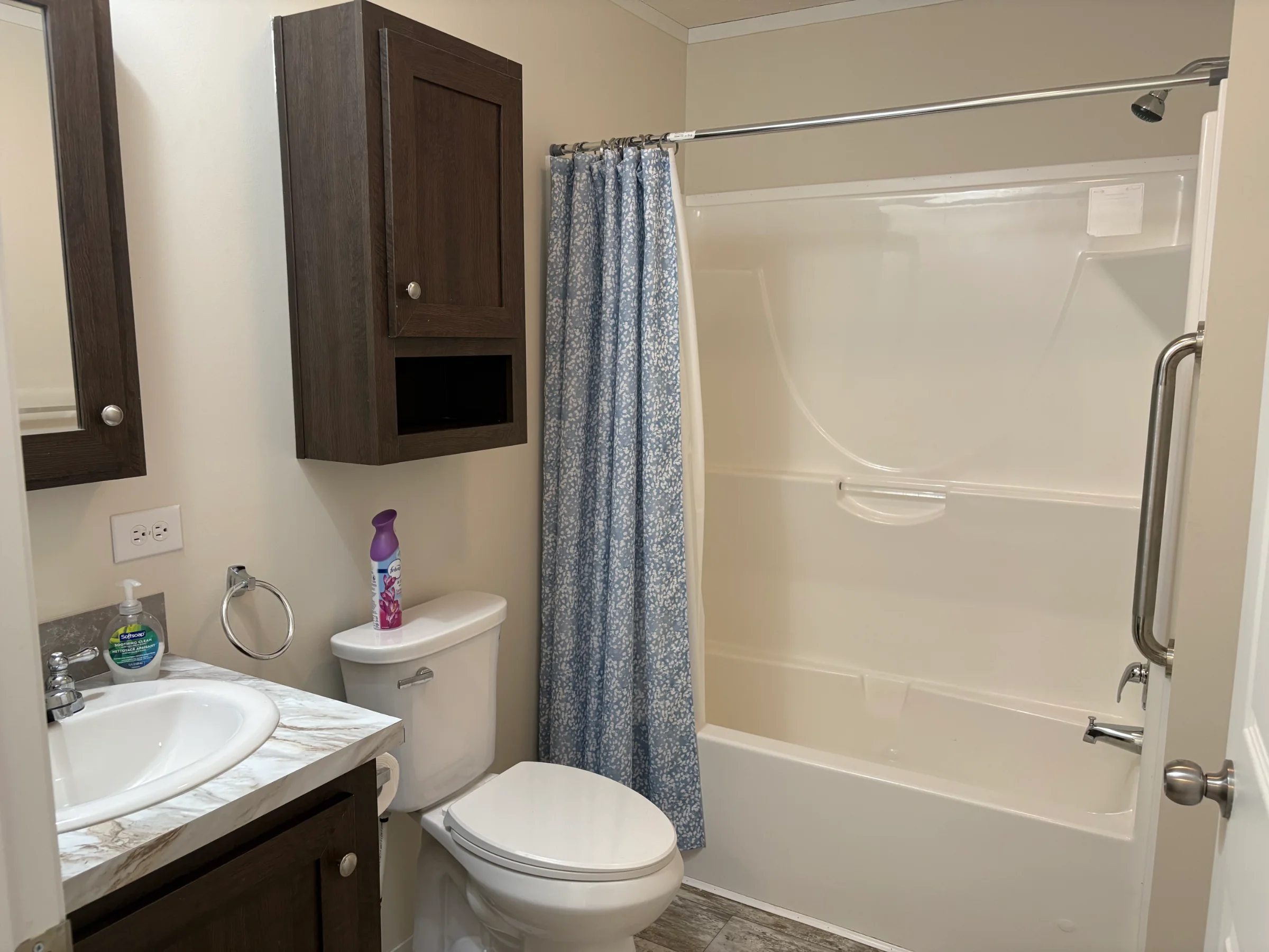 450 Flamingo Street manufactured home in Avon on the Lake Senior Community, Rochester Hills, MI — photo 17