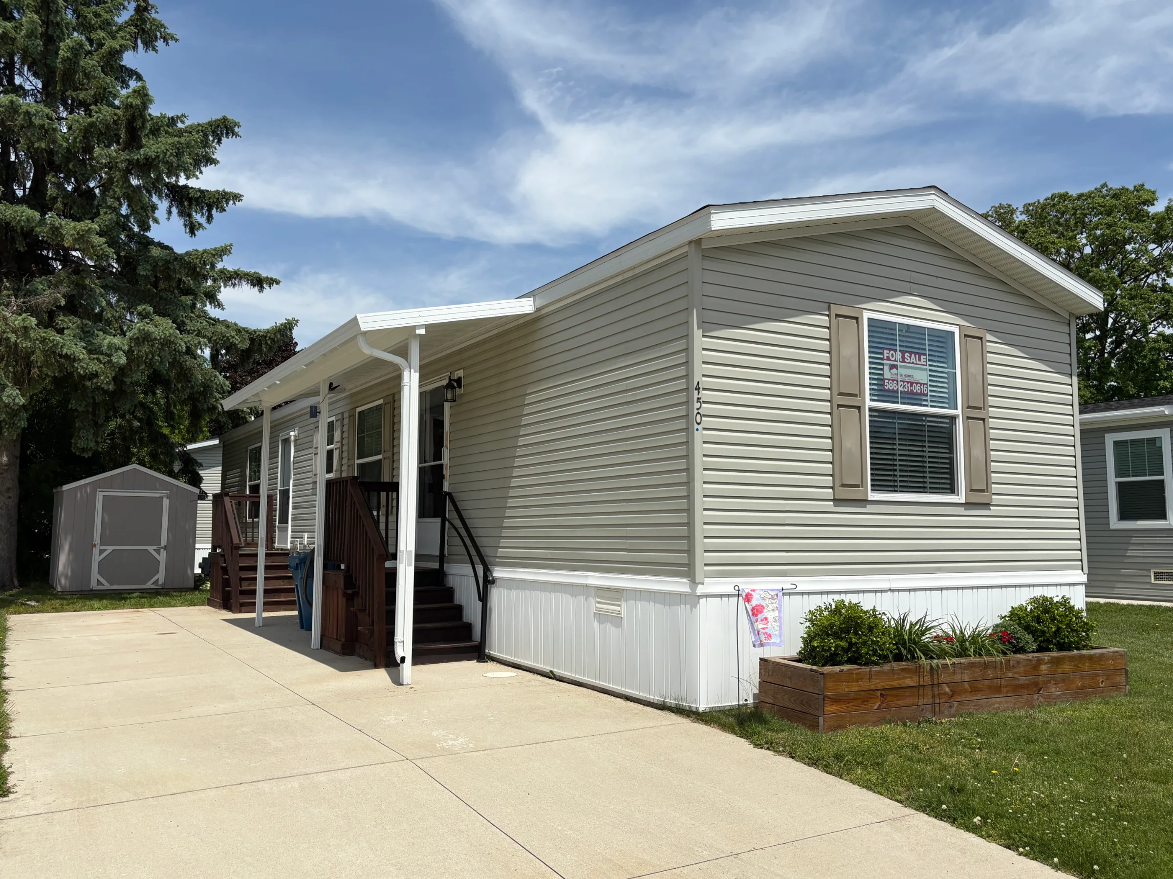 450 Flamingo Street manufactured home in Avon on the Lake Senior Community, Rochester Hills, MI — photo 2