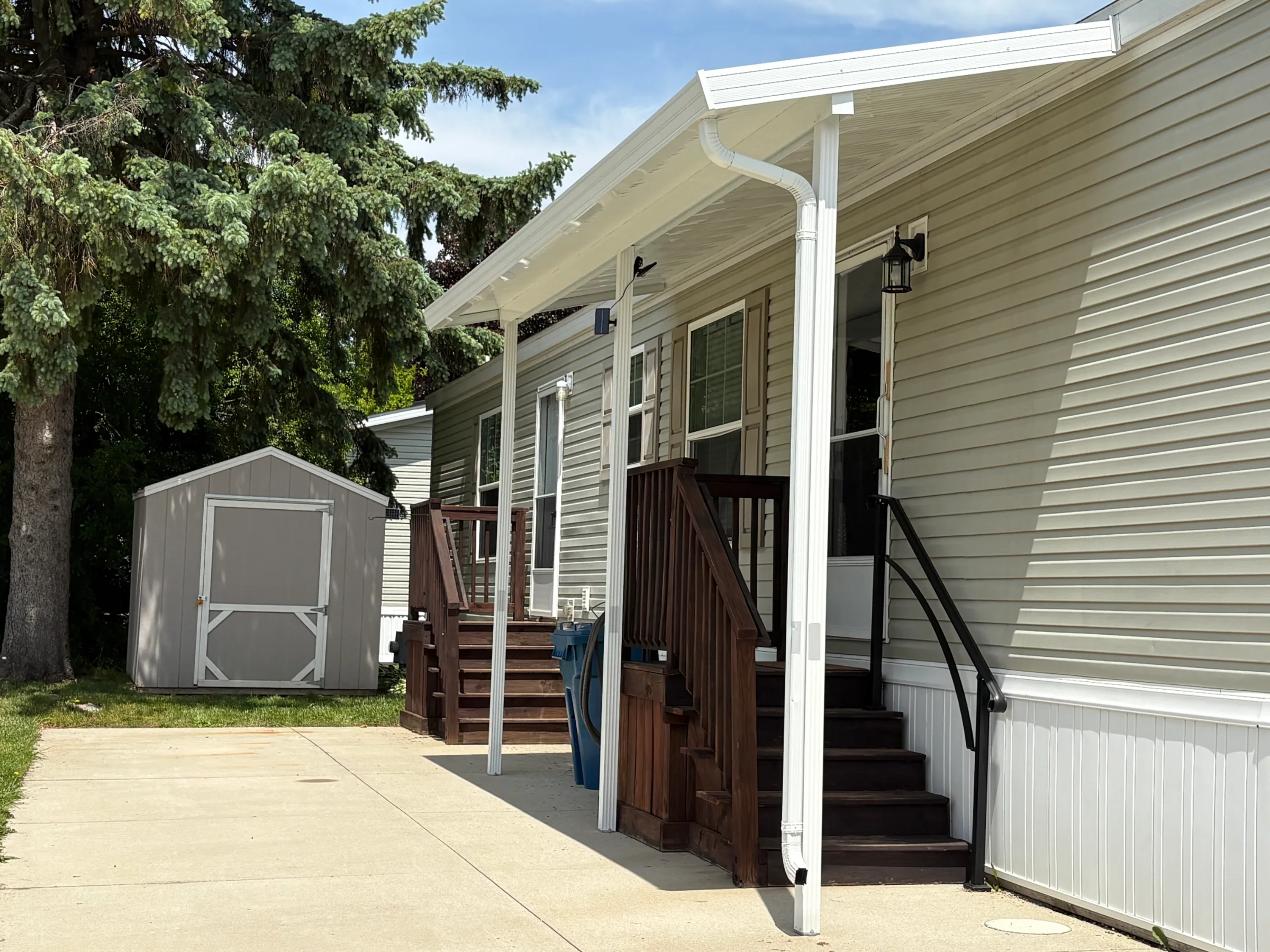 450 Flamingo Street manufactured home in Avon on the Lake Senior Community, Rochester Hills, MI — photo 3