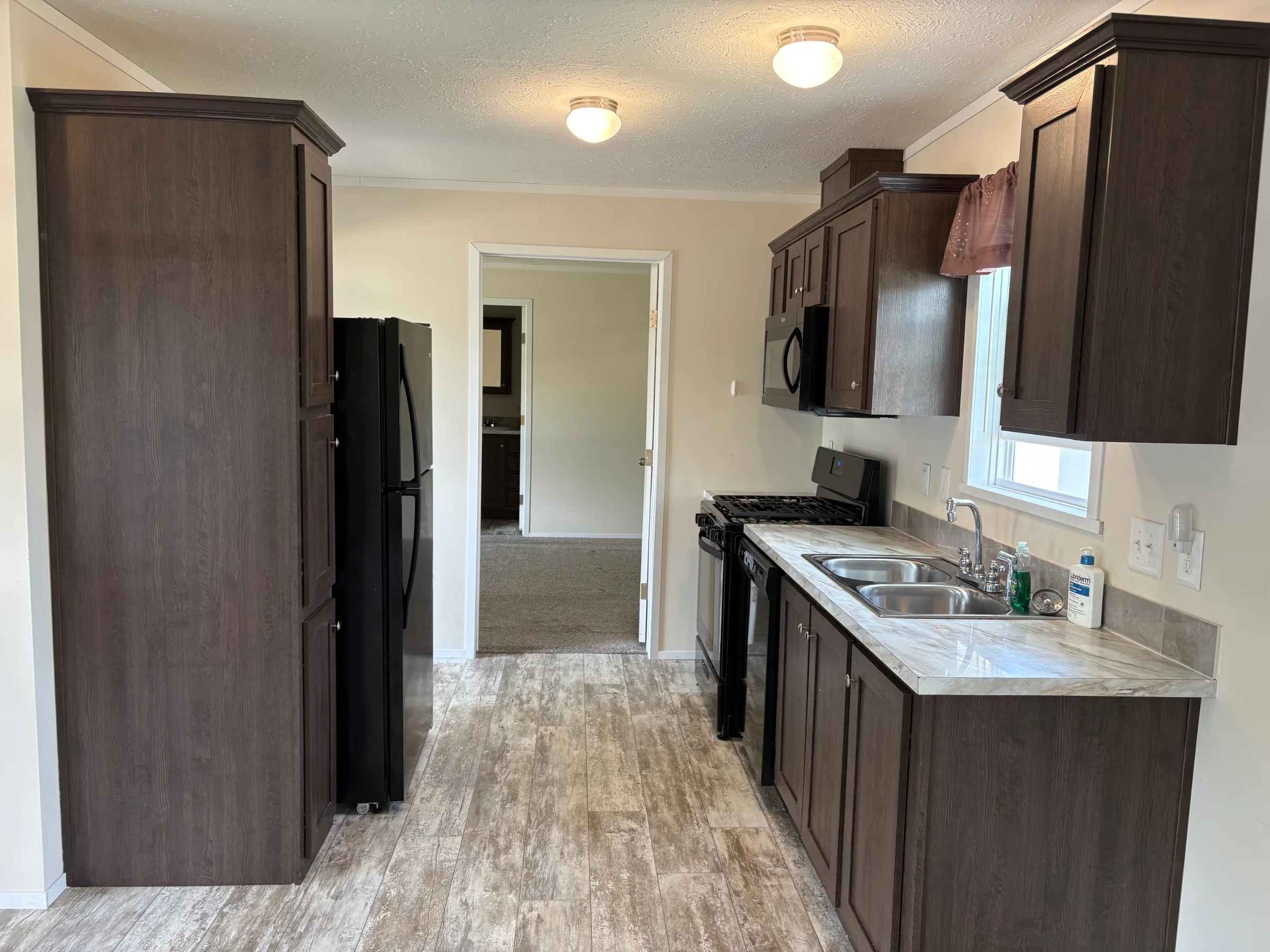 450 Flamingo Street manufactured home in Avon on the Lake Senior Community, Rochester Hills, MI — photo 7