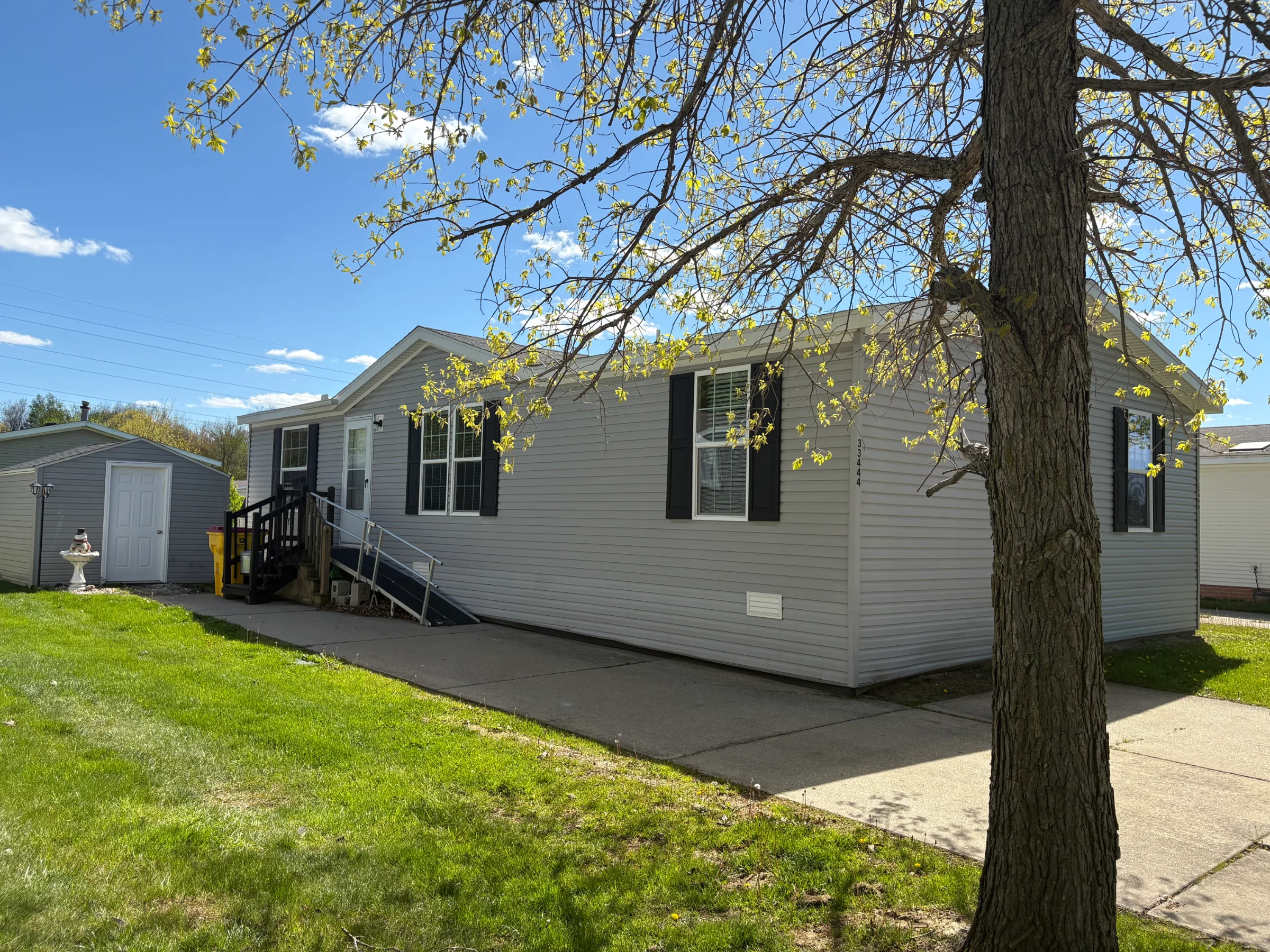 33444 Gladiola Court manufactured home in Meadow Creek, New Haven, MI