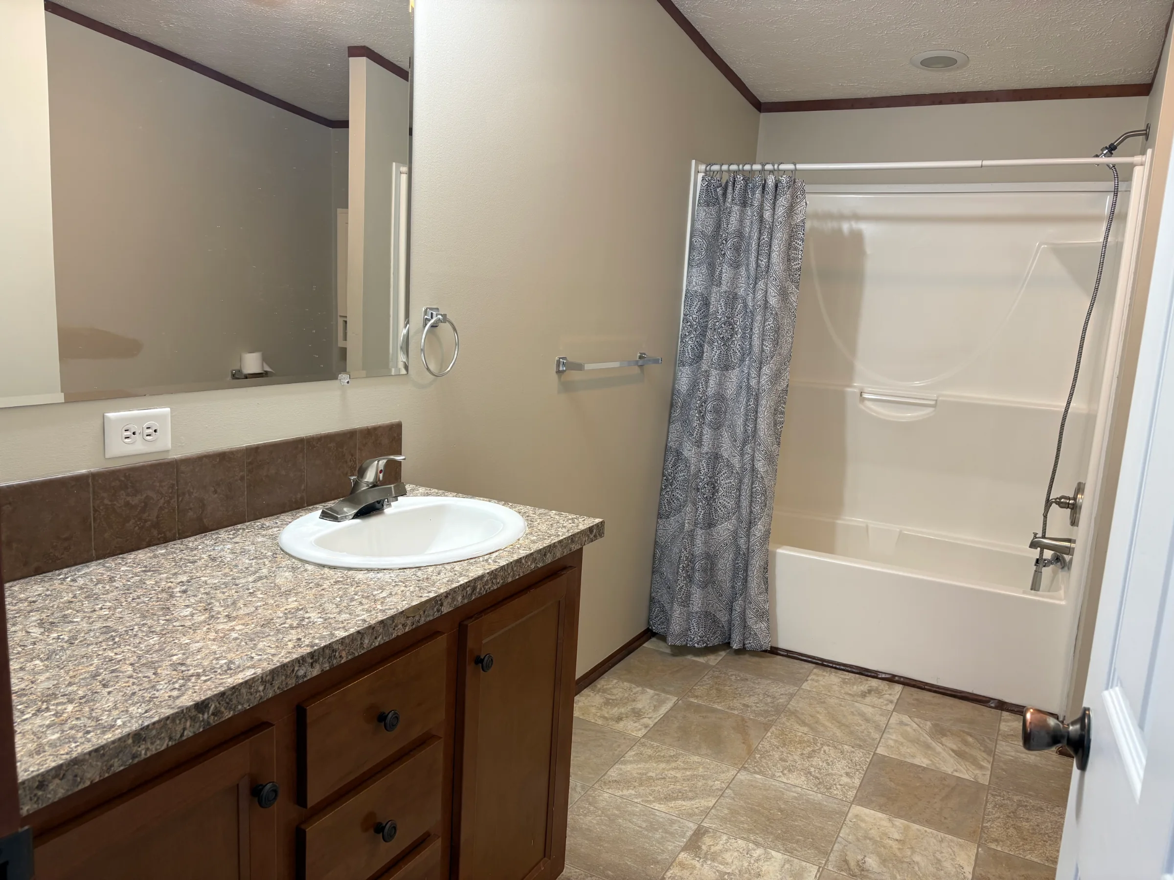 33444 Gladiola Court manufactured home in Meadow Creek, New Haven, MI — photo 14