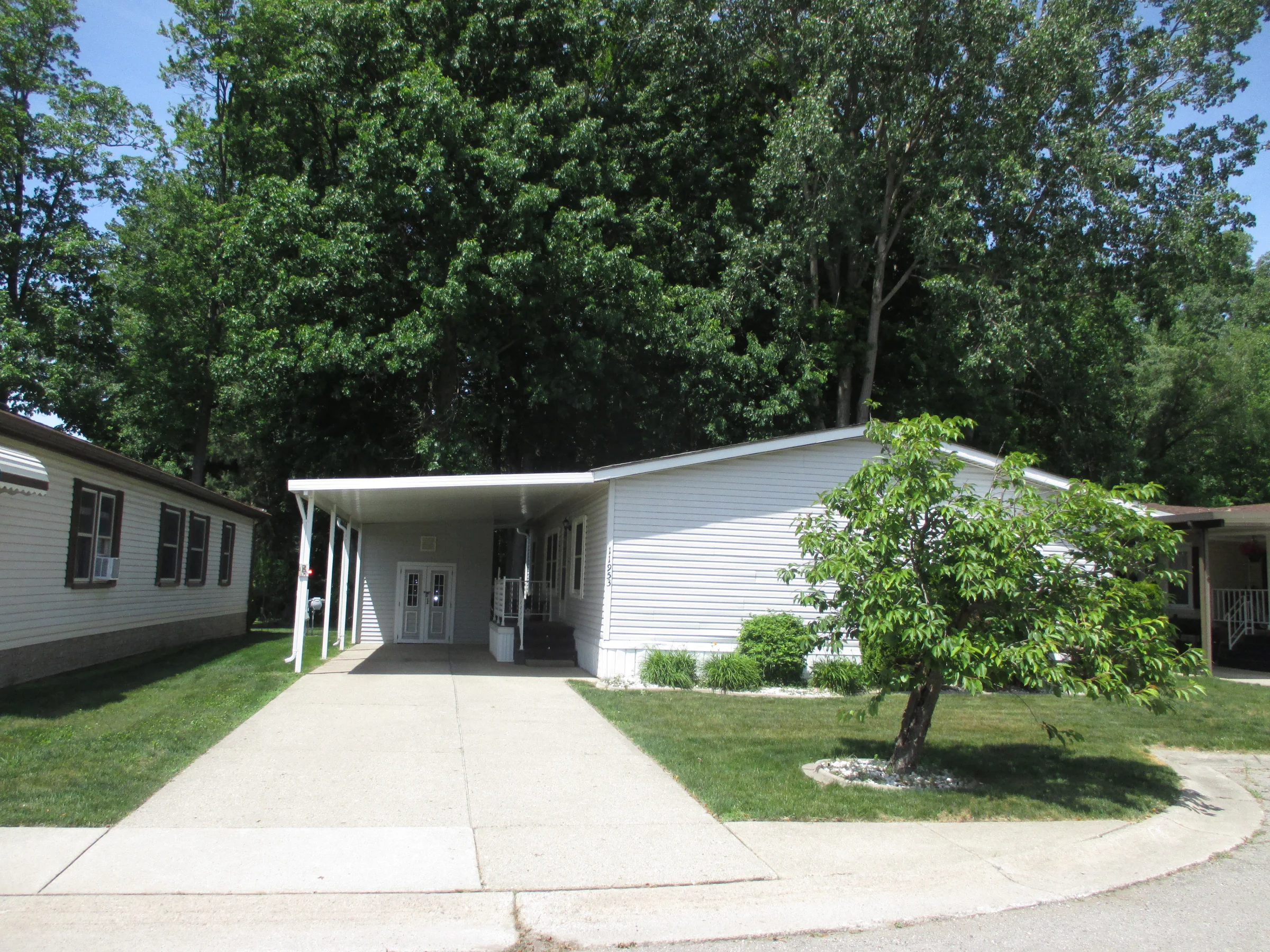 11953 Hemlock Court manufactured home in Shelby West, Shelby Township, MI