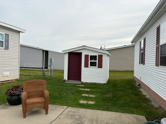 37074 Grindstone Trl manufactured home in Millstone Pond, Lenox, MI — photo 4